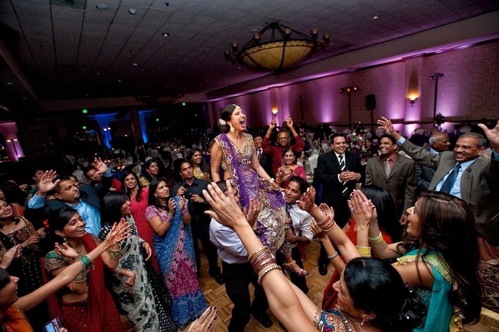 http://images.postadsuk.com/2015/05/16/postadsuk.com-wedding-dj-asian-dj-indian-dj-dhol-players-led-dance-floor-bollywood-dj-from-250.JPG