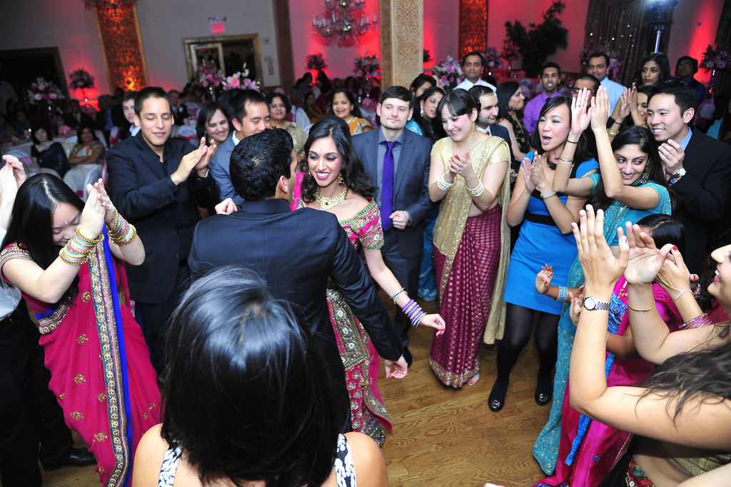 http://djbunty.com/wp-content/uploads/2014/02/dj-bunty-best-indian-wedding-dj-queens-long-island-new-york-new-jersey-nyc-pennsylvania-pa-1.jpg