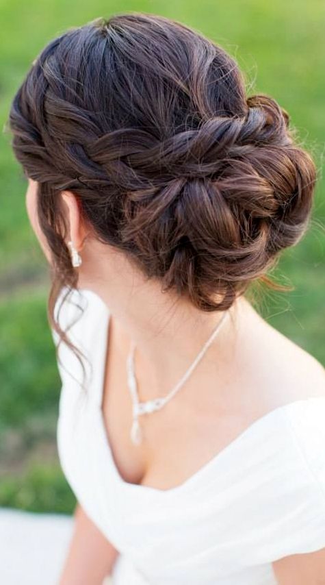 Some Gorgeous Indian Bridal Hairstyles Every Bride Must Check