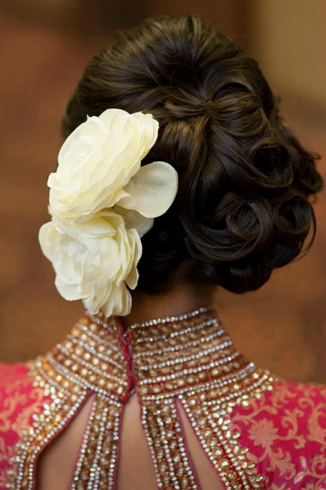 Some Gorgeous Indian Bridal Hairstyles Every Bride Must Check
