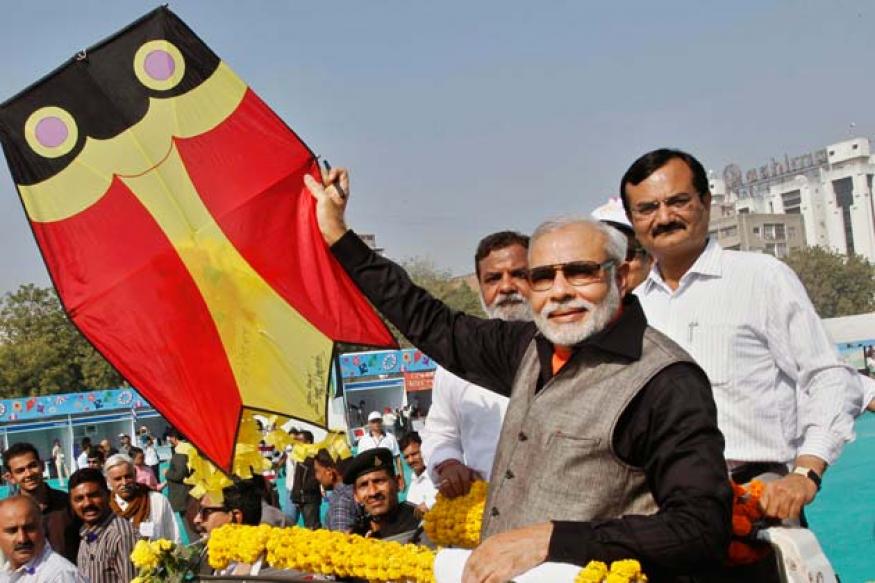 gujarat-narendra-modi-inaugurates-international-kite-festival_120114044314