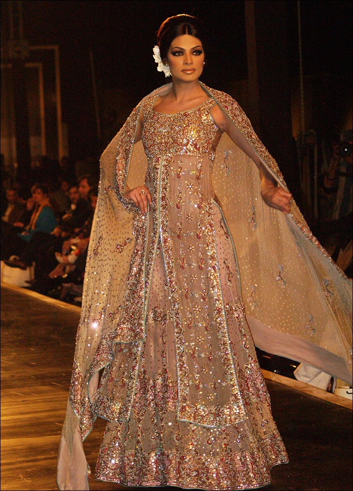 The-Long-Blouse-Lehenga-Style-Indian-wedding-dress