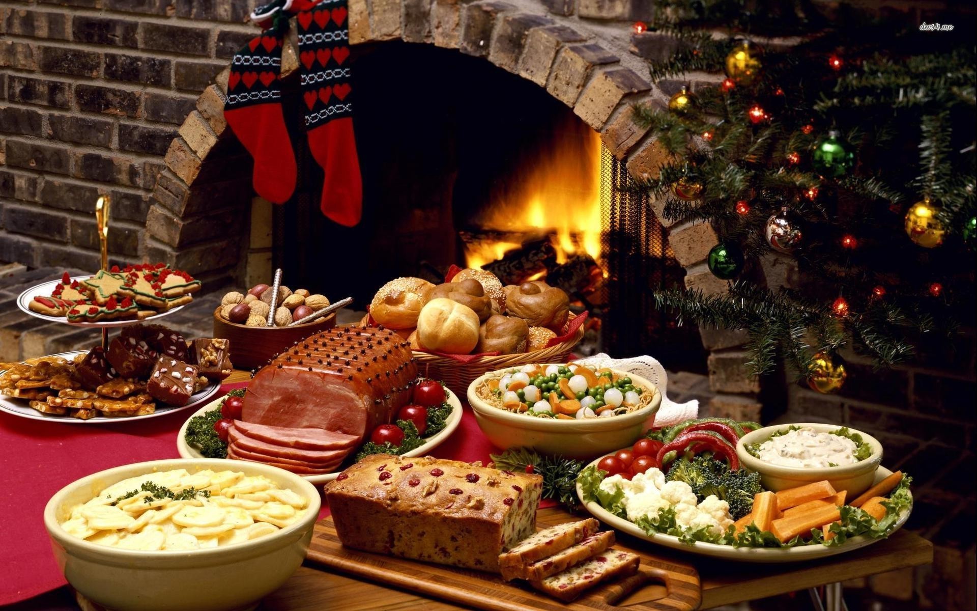 https://tasteofenglishtea.files.wordpress.com/2015/12/christmas-dinner-kf7y0tub.jpg