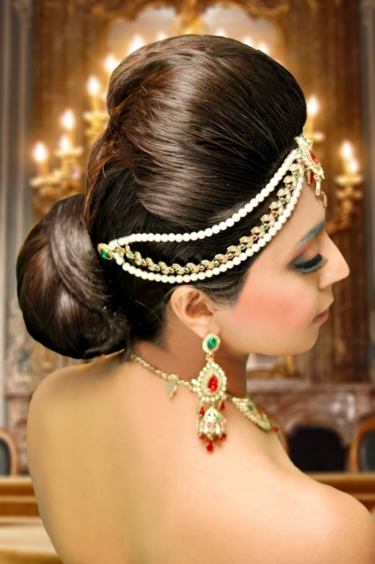 10 Inspiring Indian Wedding Hairstyles for Long Hair | Indian wedding  hairstyles, Wedding hairstyles for long hair, Long hair styles