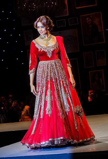 Red-Heavy-Bridal-Anarkali-Frock-4