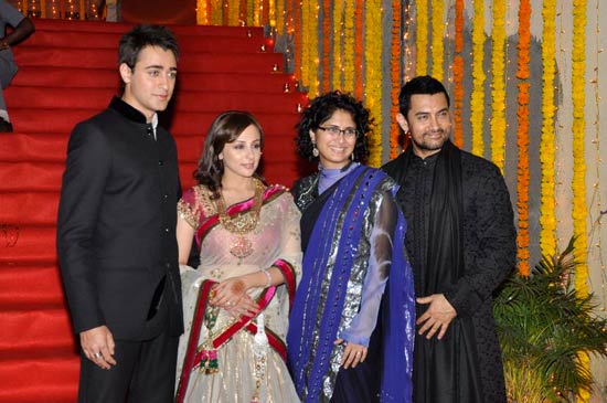 http://www.dailyfunonline.com/wp-content/uploads/2011/01/Imran-Avantika-Wedding-photos4.jpg