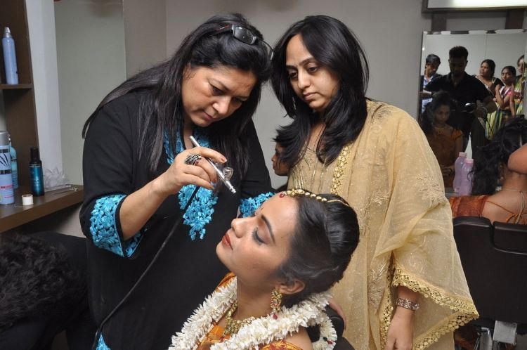 Freelance Makeup Artist In Delhi